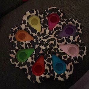 This you my rainbow Leopard print pop it spinner hope you bye it thank❤️💜